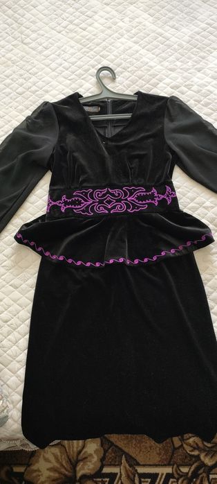 Продам платье эксклюзивное