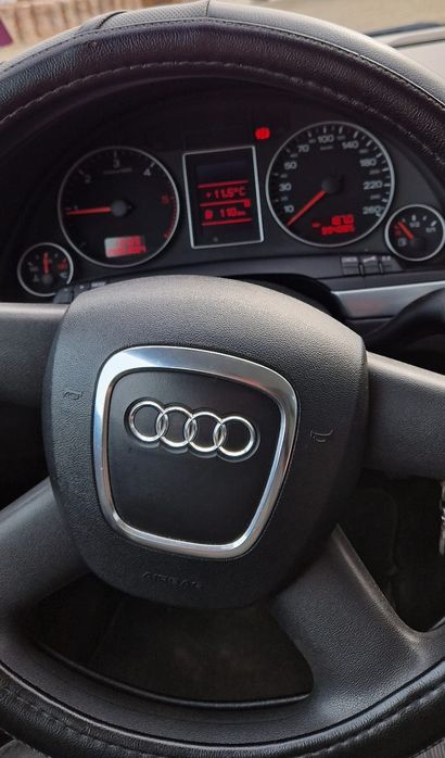 Vînd audi a4  b7   1.9