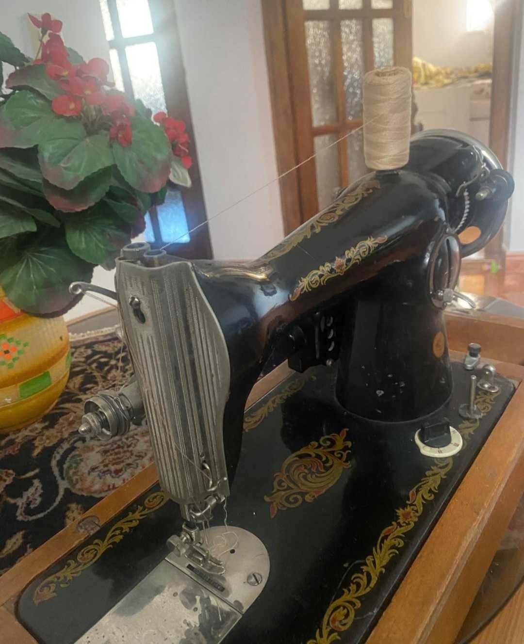 Urgent masina de cusut Singer 1973
