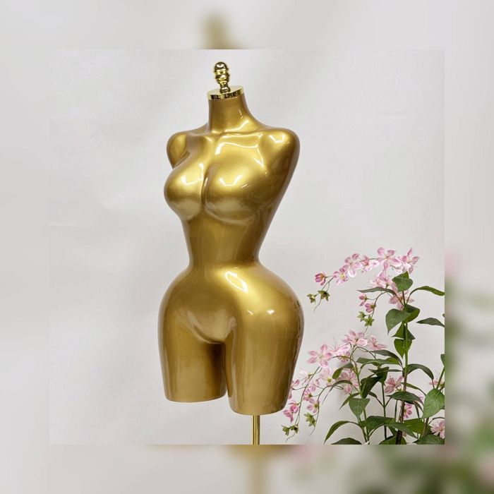 Maniken sotiladi orginal chotki bolib bolib bershgayam beraman