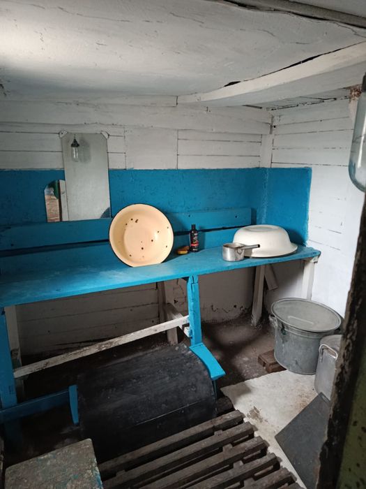 Продается дом, со всеми постройками, возможен торг