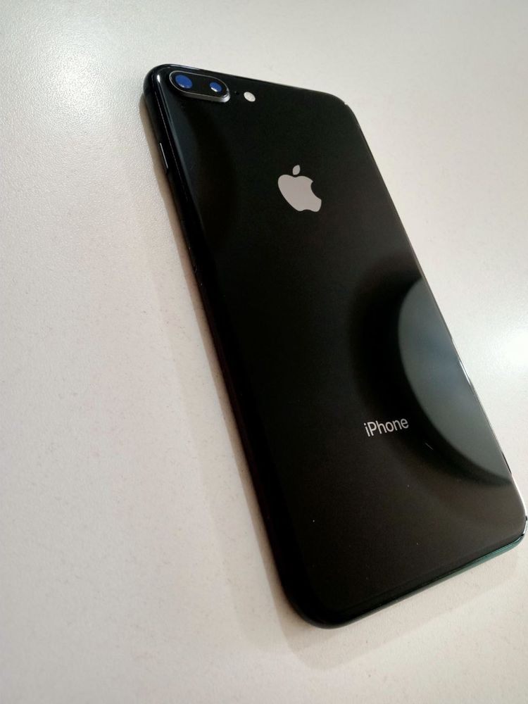 IPHONE 8+ продаётся