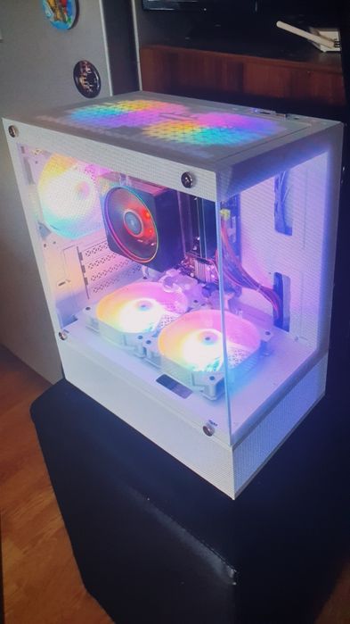 Calculator unitate gaming AMD Ryzen5 3400g 8 core 16gb ddr4 ssd VEGA11