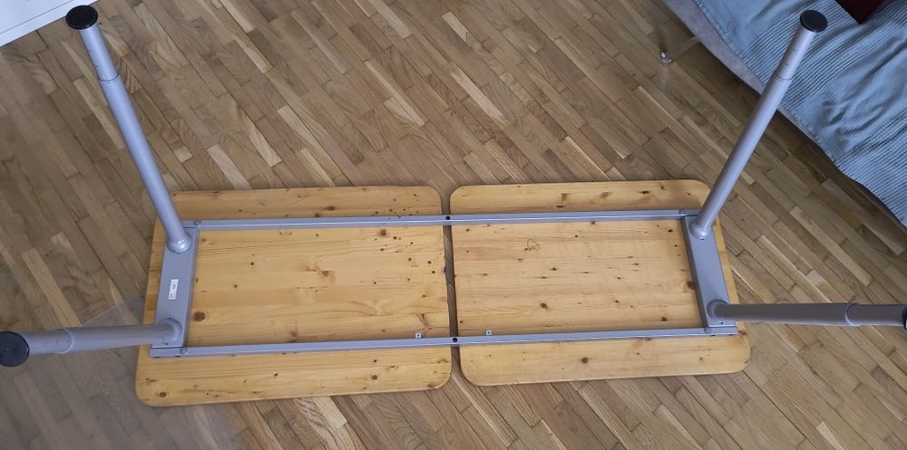 Vând birou cu cadru reglabil Ikea Thyge