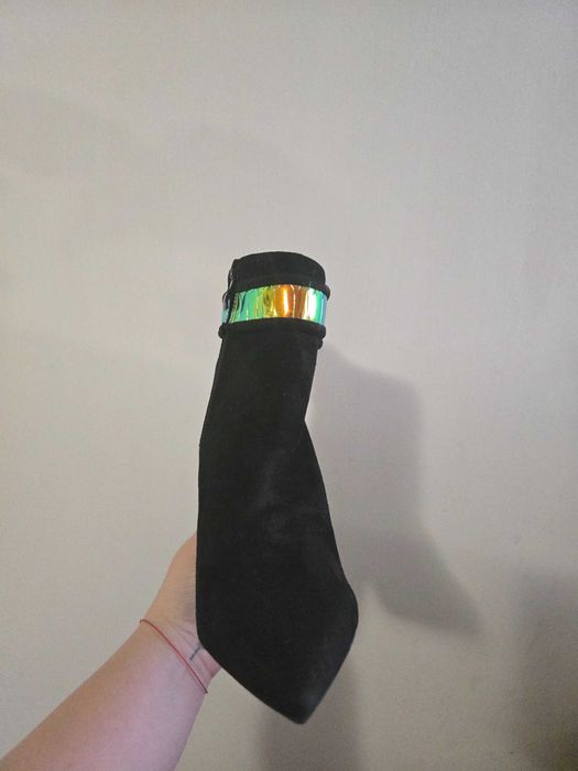 Дамски боти на ток