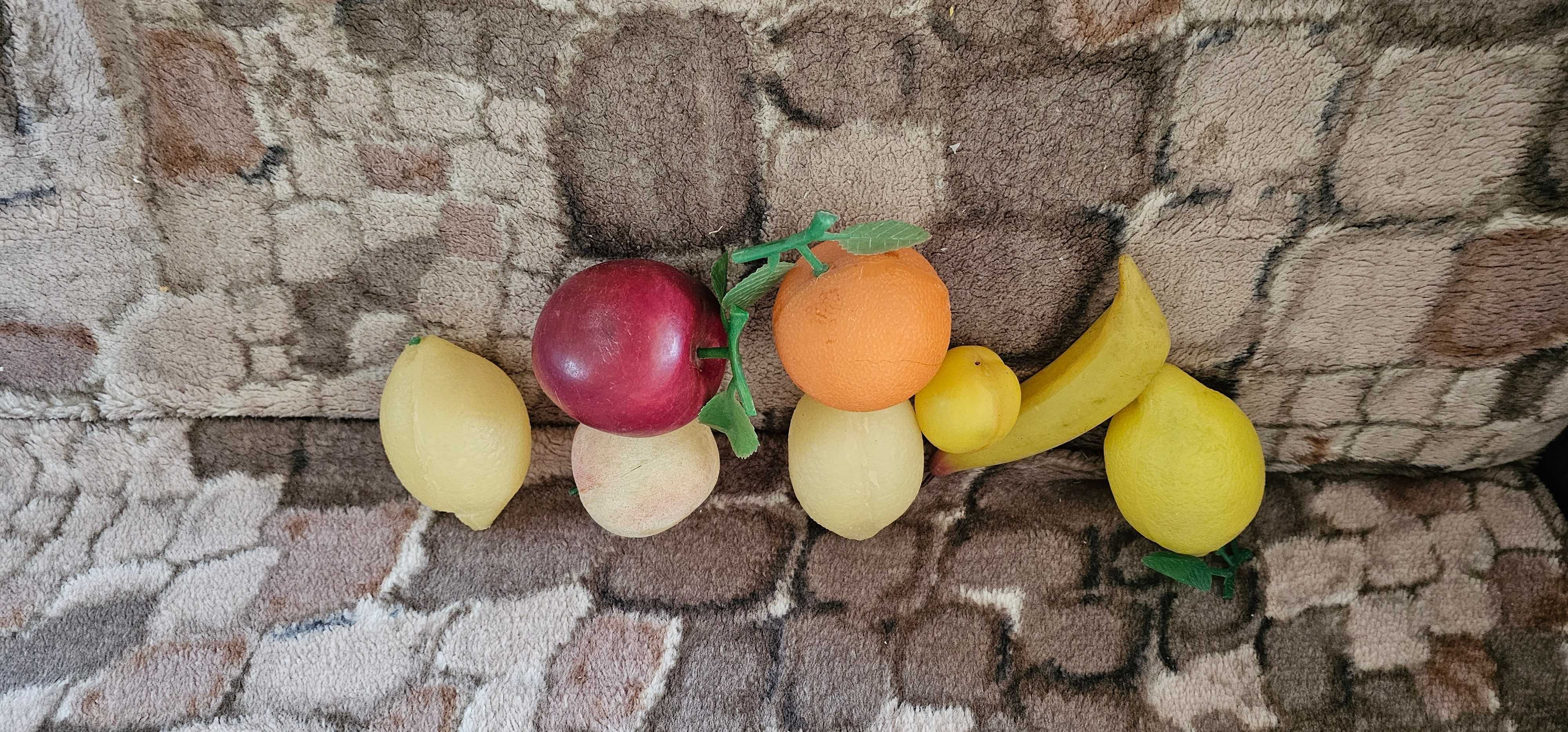 fructe din plastic epoca comunista