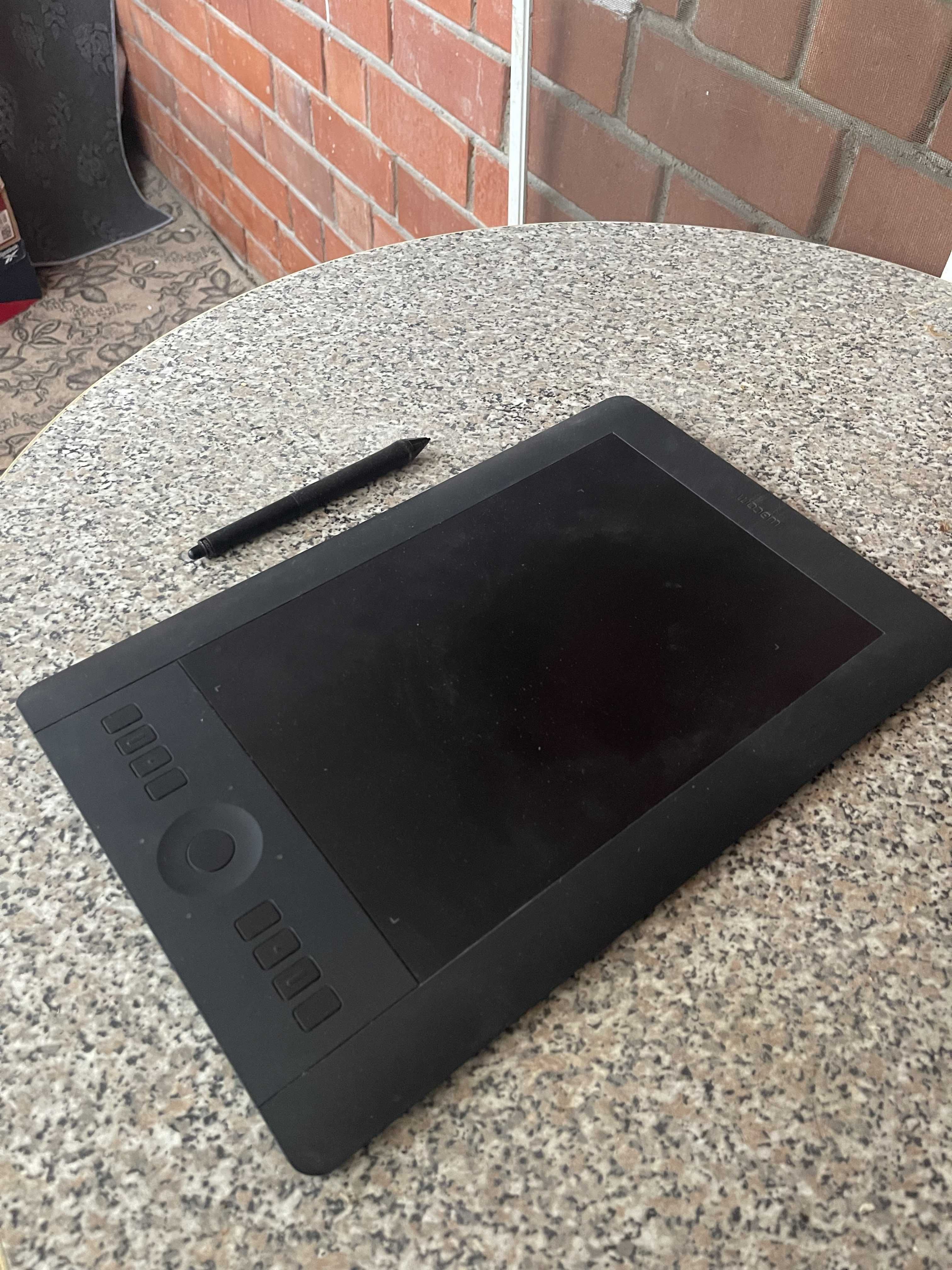 Wacom Intuos PTH-651 Графический планшет