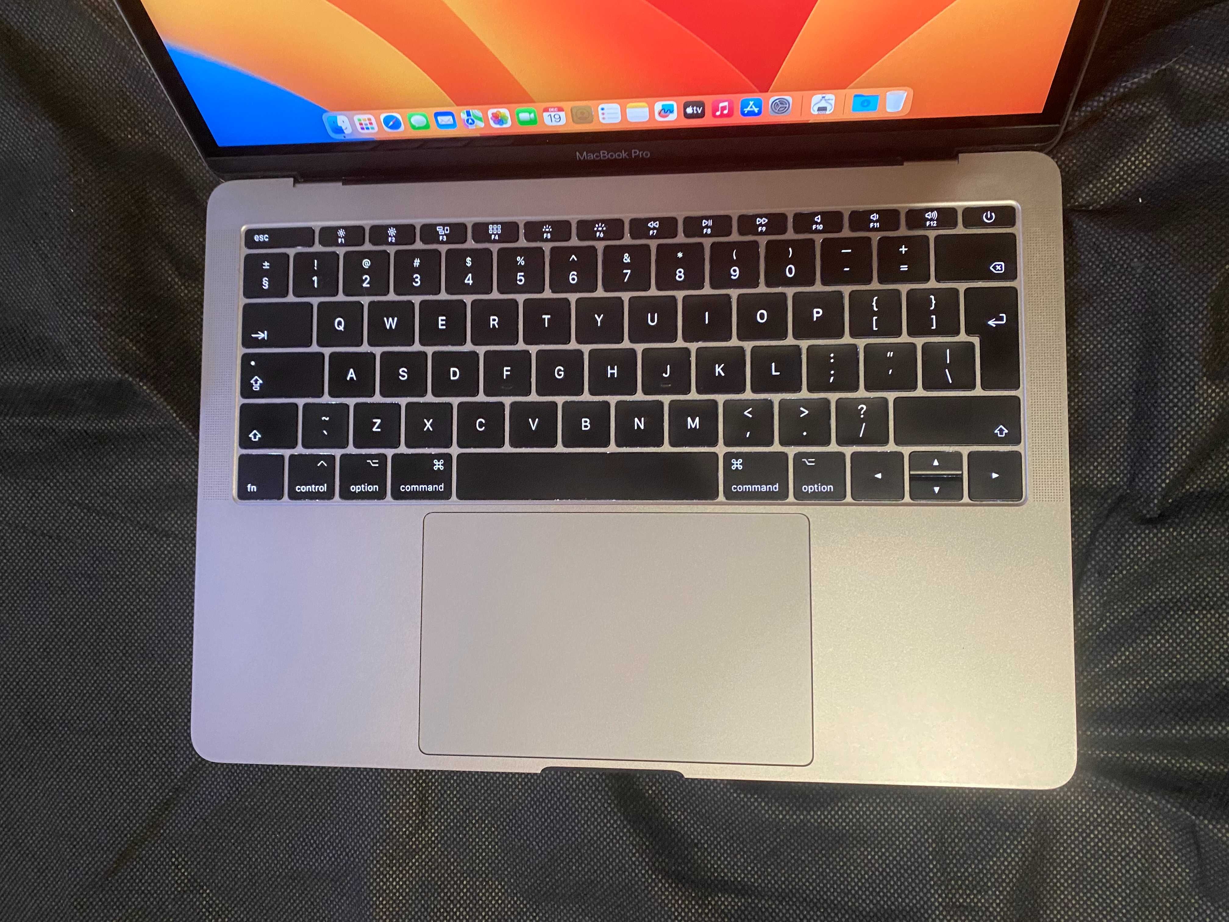 13" MacBook Pro A1708 (2017) Space Gray-8GB RAM/256GB SSD