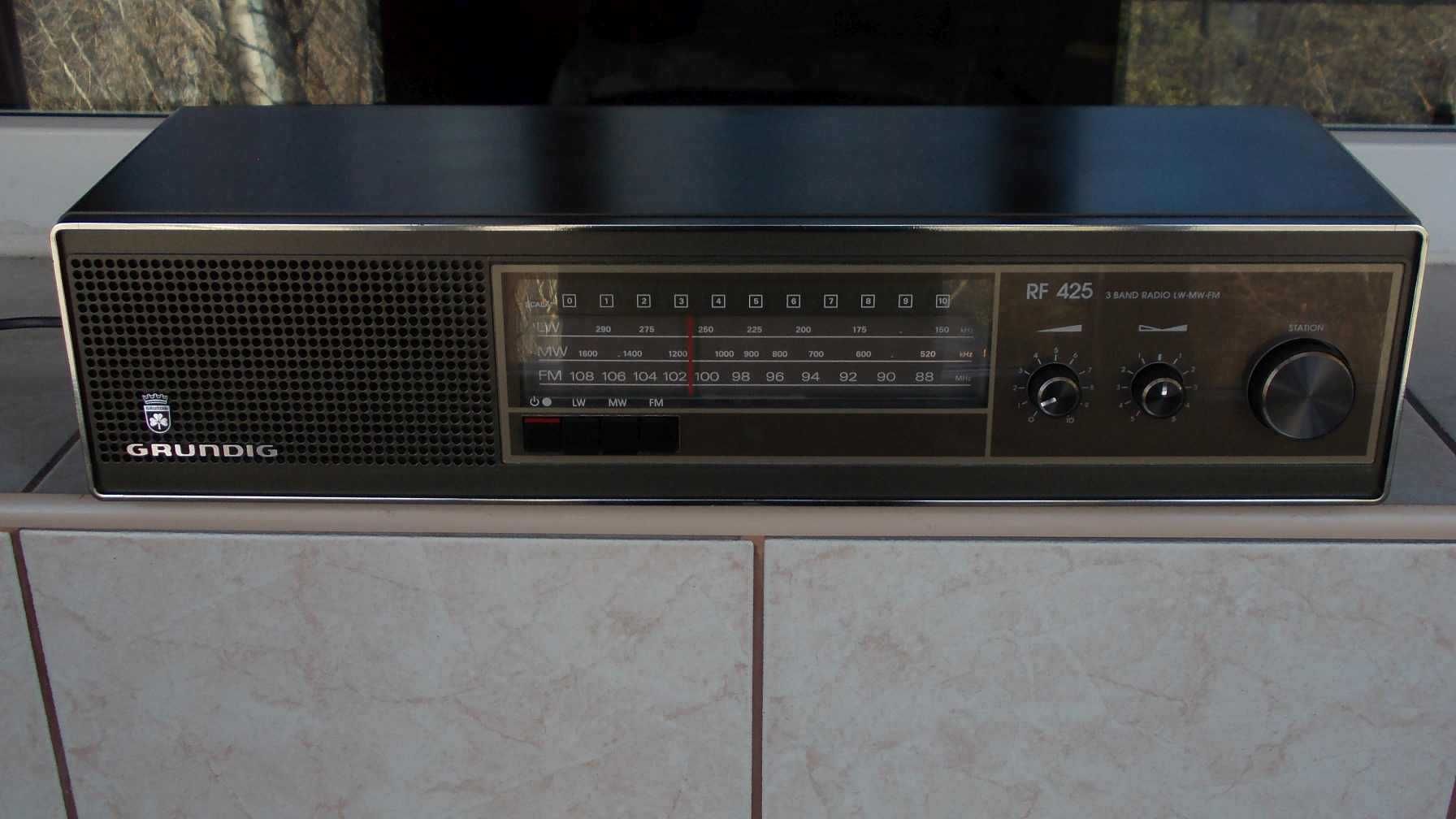 Radio GRUNDIG RF 420, RF 425 receptor stationar,vintage Germany
