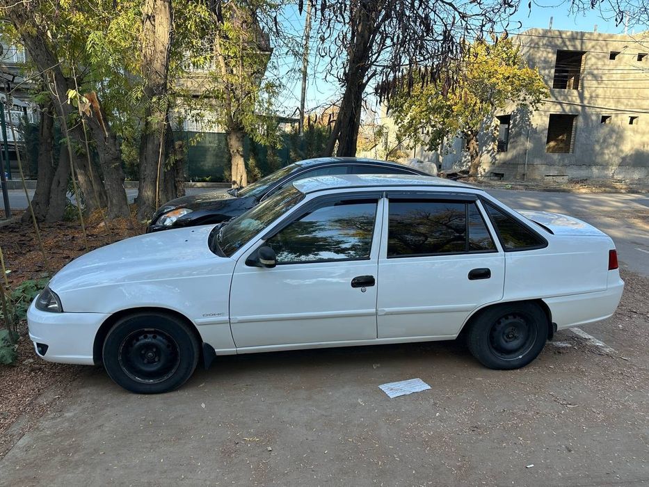 Nexia 2 1.6 gaz bor srochni sotiladi