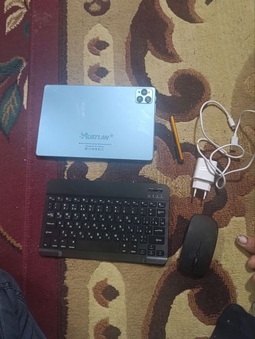 Планшет сотилади