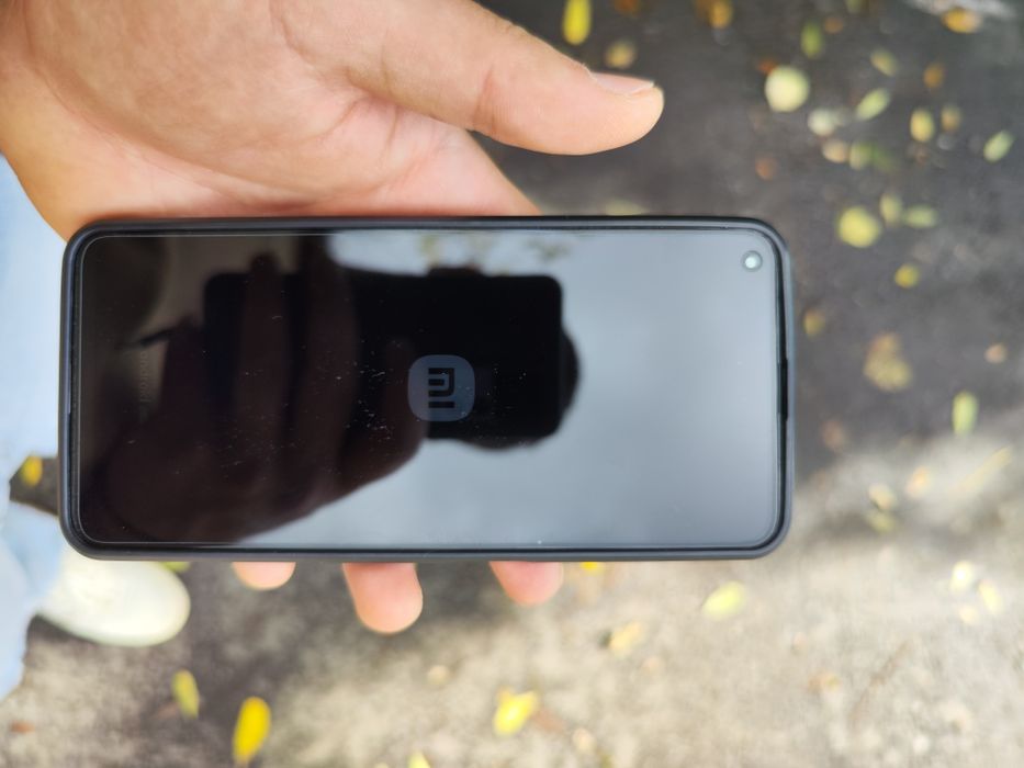 Vând Xiaomi Mi 10T(350), Samsung Galaxy S10E(300) și Moto Edge 20(220)