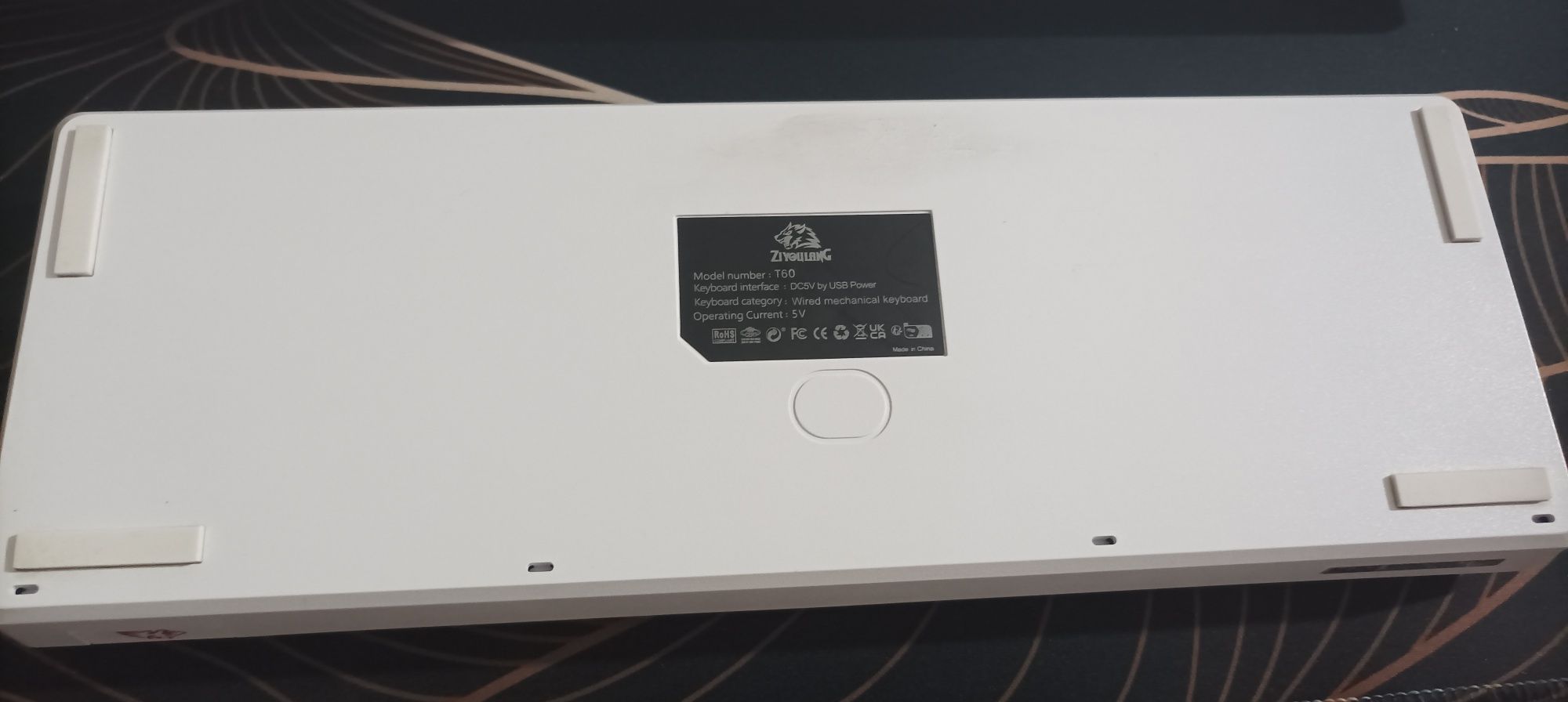 Продаю механическую клавиатуру Ziyoulang T60 RGB — почти новая!