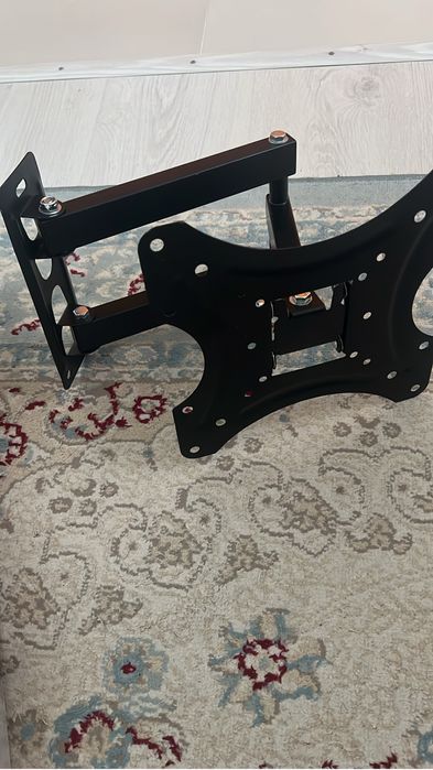 Продаю  стеклянную полку для ресиверов , тюнеров