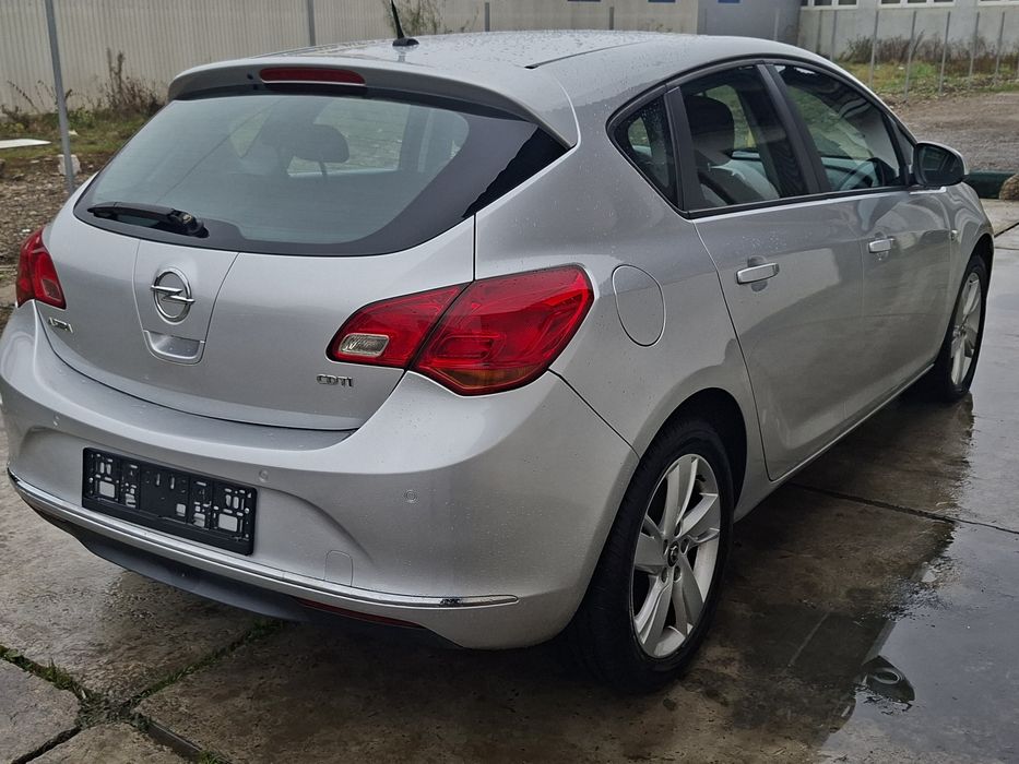 Opel Astra J--2014--1.7 tdci--Eiro 5