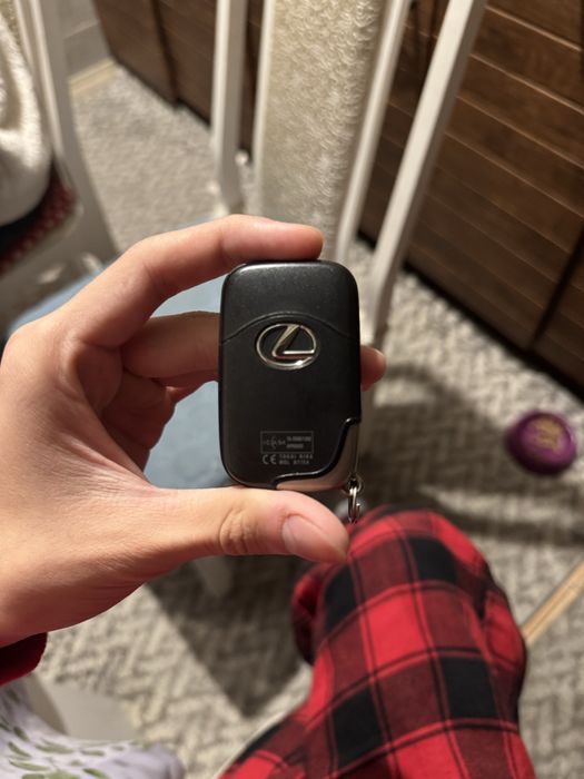 Автомобильный ключ от Lexus