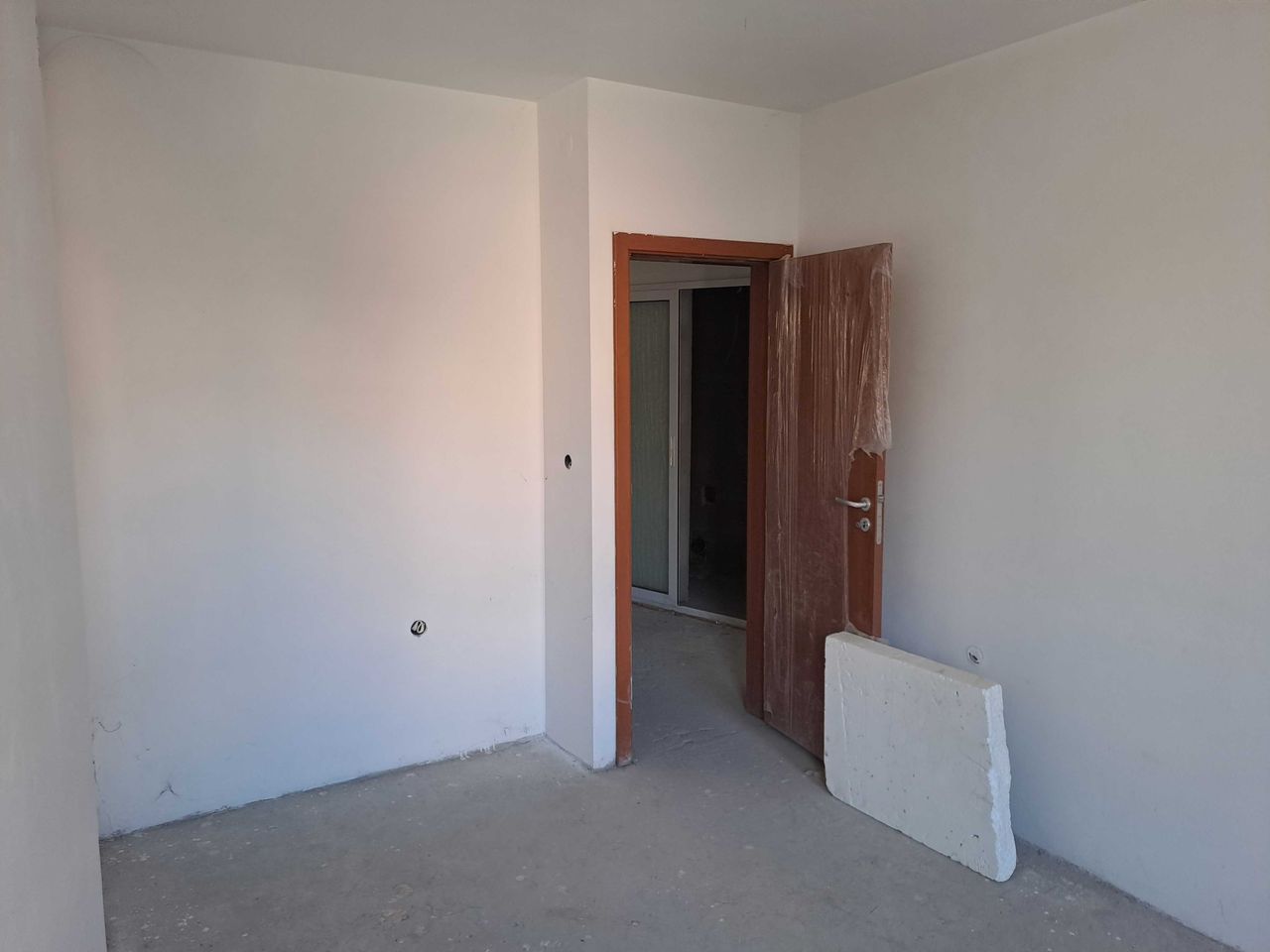 Продава се Тристаен апартамент в Плевен, Широк център - 90 кв.м за 1334 €/кв.м - Снимка #13