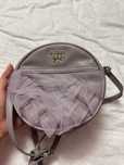 Лилава чанта Guess