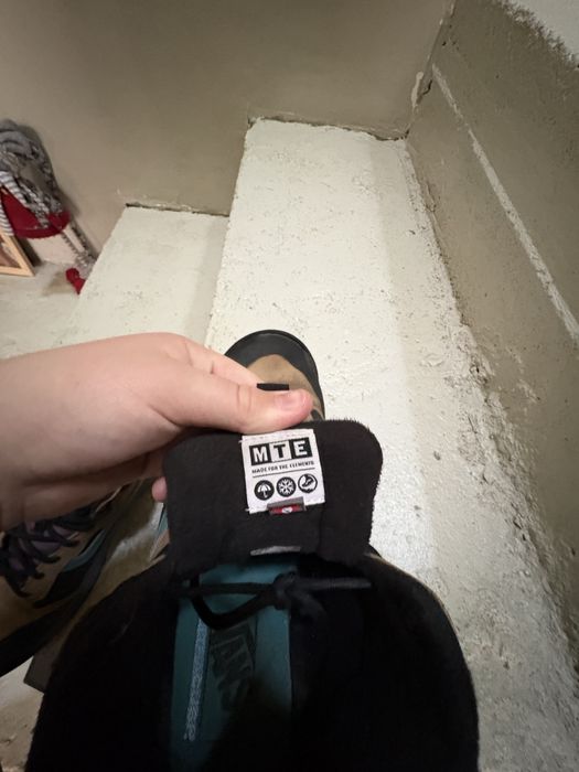 Vans UltraRange Originali – Mărimea 40.5, Stil și Confort