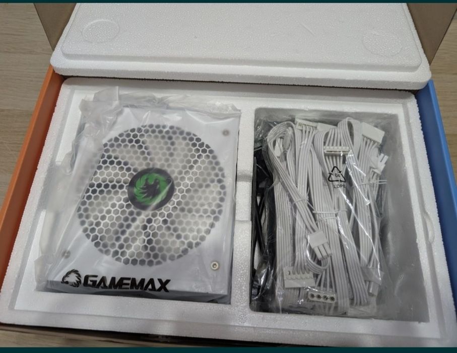 Блок питания Gamemax RGB 850W 80+GOLD