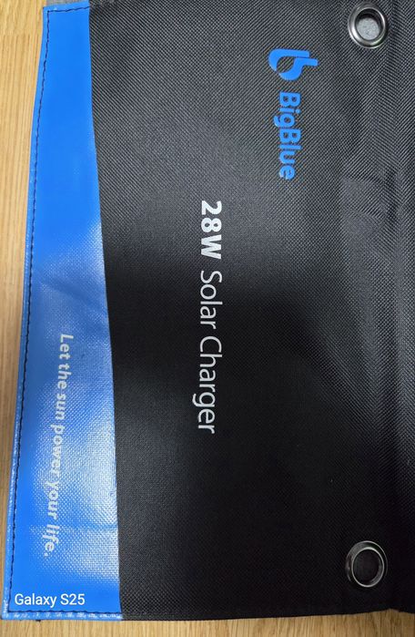 Vând panou solar portabil Big Blue 28w