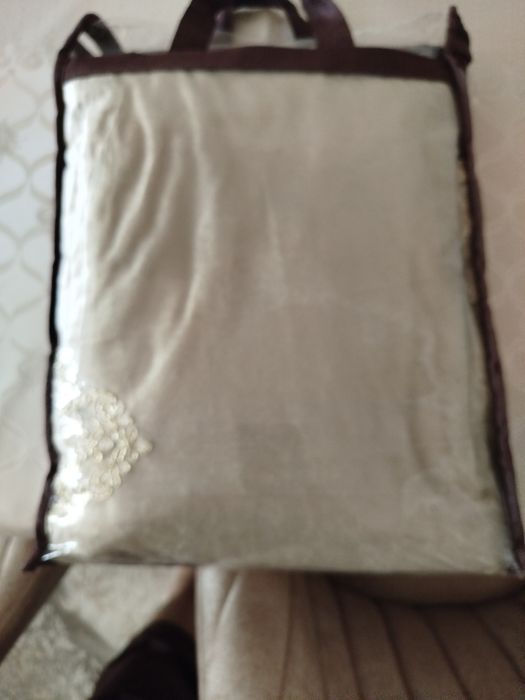 Столга скатерть,180х360 размерли,янги ишлатилмаган,