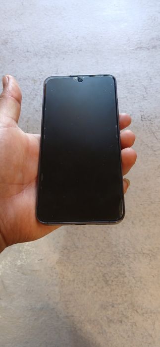 Samsung s24ni uzi 8/128 lik