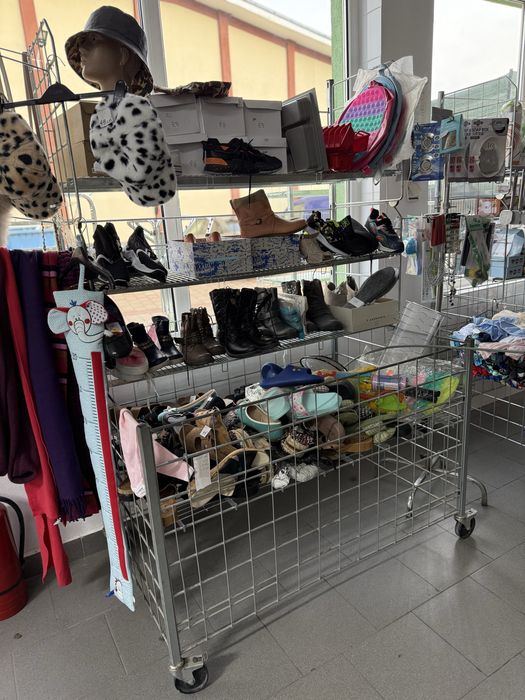 Coș-raft metalic pentru expunere