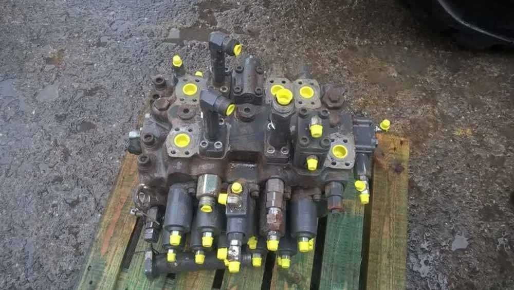 distribuitor hidraulic volvo ec360 - piese de schimb volvo