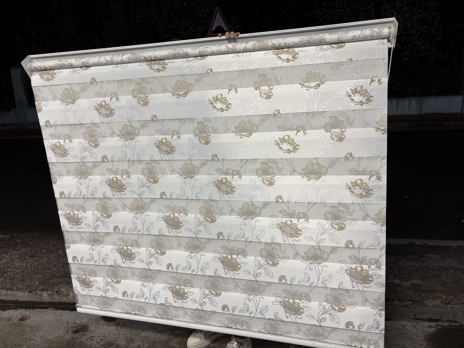 Продаю жалюзи на стандартное окно.