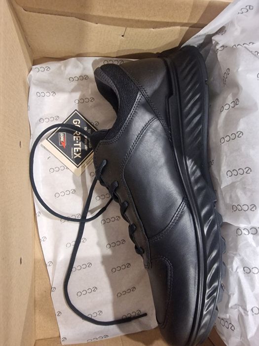 Продавам  обувки  еко