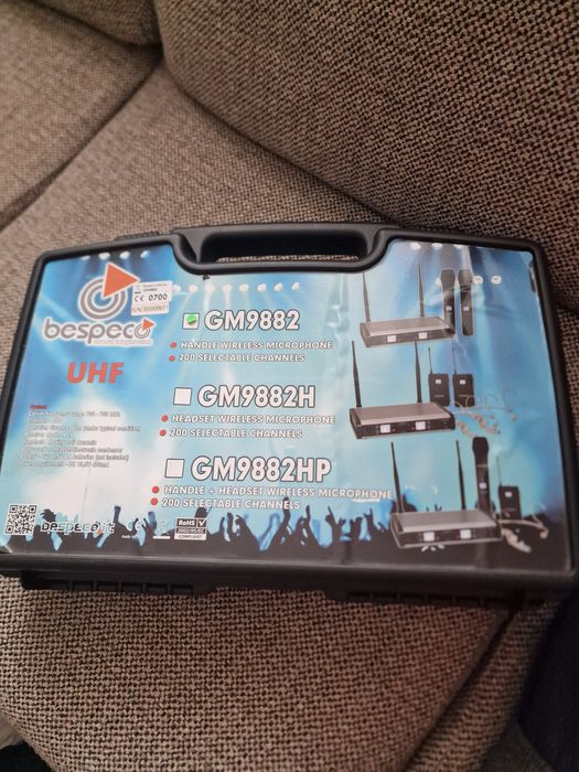 2 microfoane wireless Bespeco