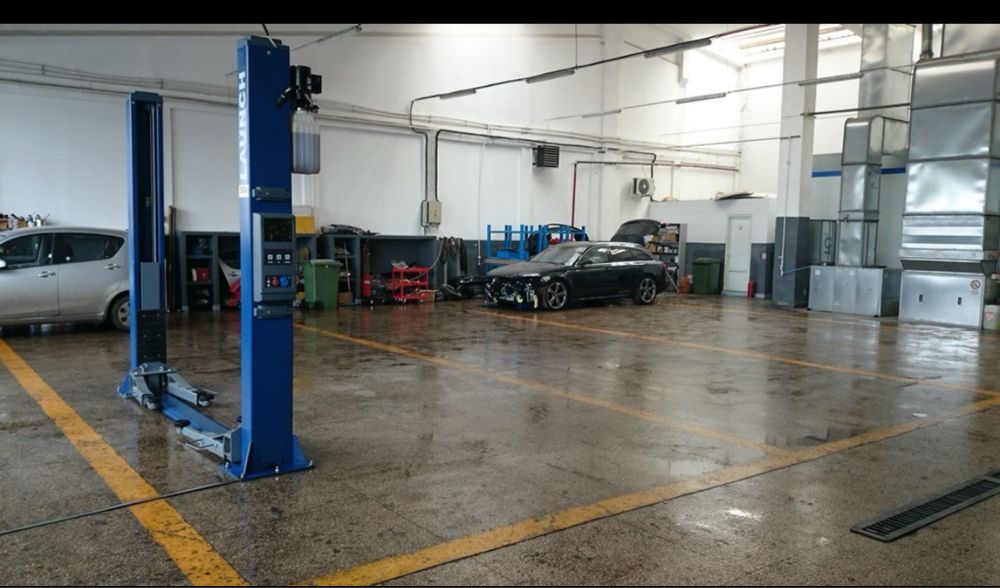 Vand service auto la cheie