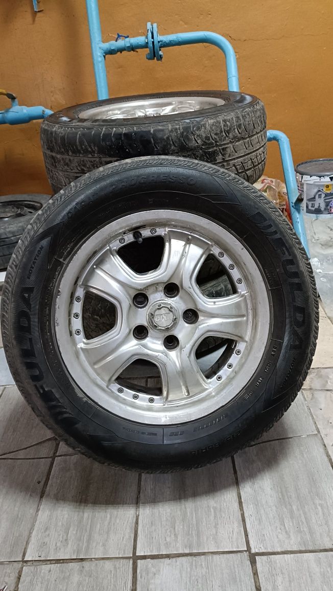 Продам диски и шины комплект 4 штук