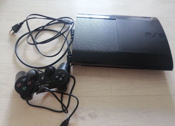Продам сони Плейстейшен 3