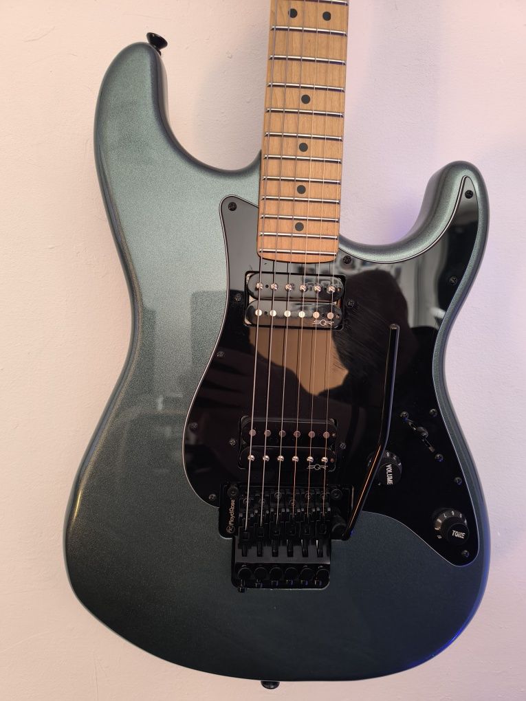 Vând Squier Contemporary Stratocaster