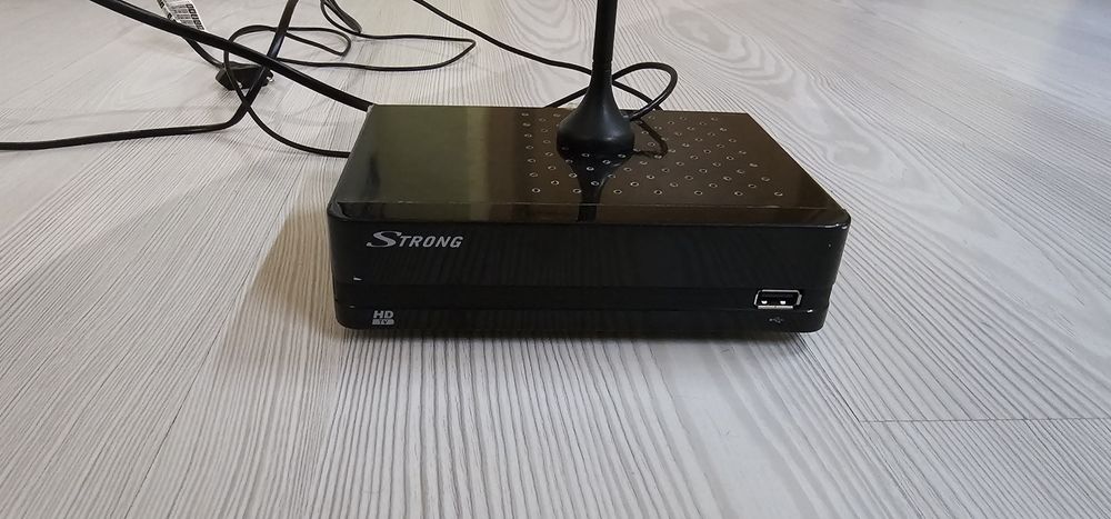 Цифров приемник DVB-t ,Strong 8113
