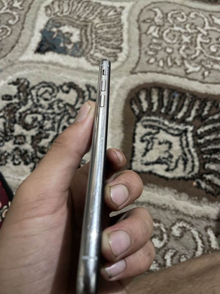 iphone Xs srochni sotiladi