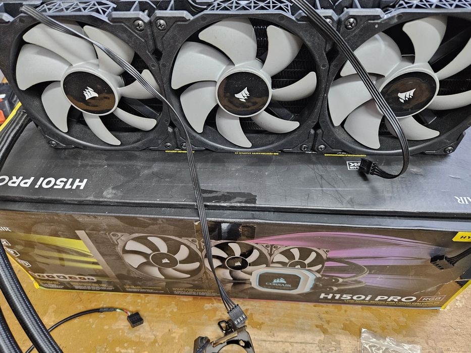 Defect Corsair h150i pro rgb liquid cooler