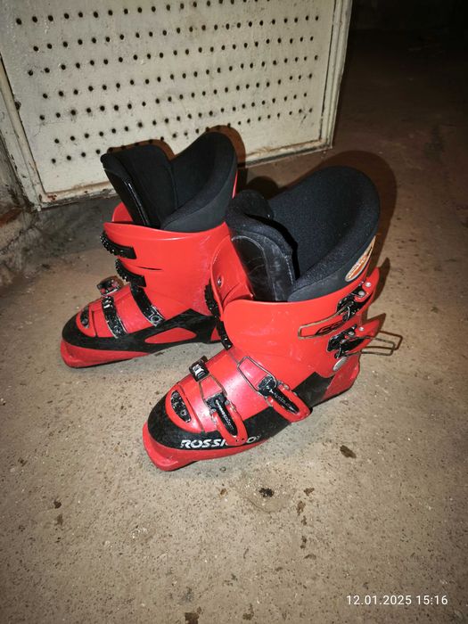 Ski Atomic copii , clăpari Rossignol, bețe ski McKinley .