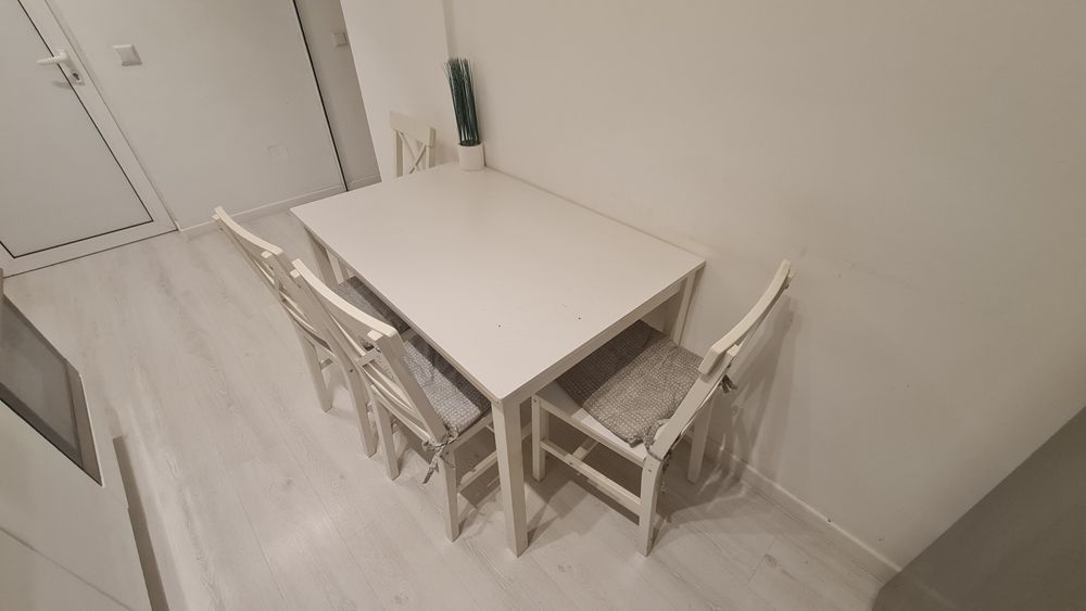 Vand set masa si scaun de bucatarie - lemn si MDF