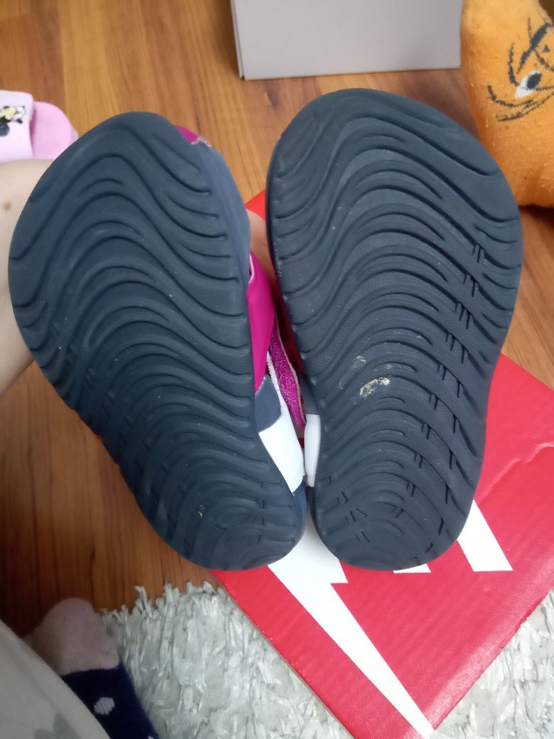Sandale Nike mărimea 21