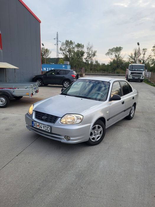 Vând Hyundai Accent