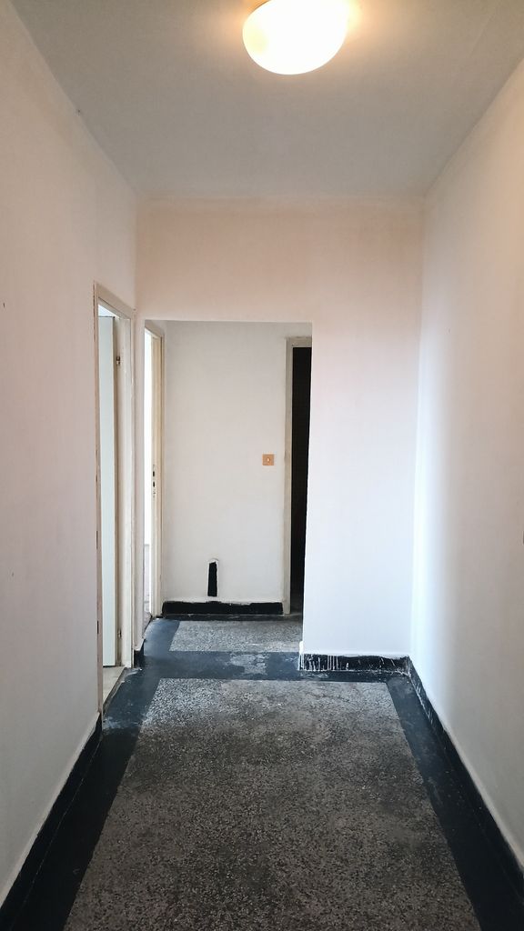 Продава се Двустаен апартамент в Шумен, Тракия - 60 кв.м за 1334 €/кв.м - Снимка #13