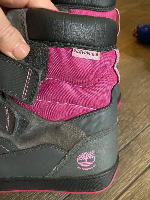 Продаю ботинки Timberland на девочку