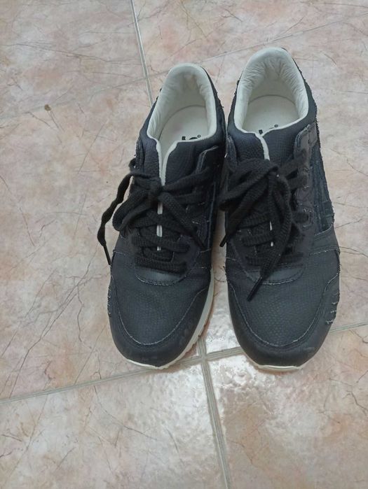 Маратонки asics gel lite номер 38