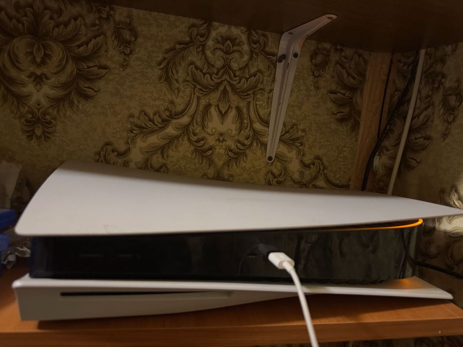 Vând ps5 normal disk edition (citește descrierea)