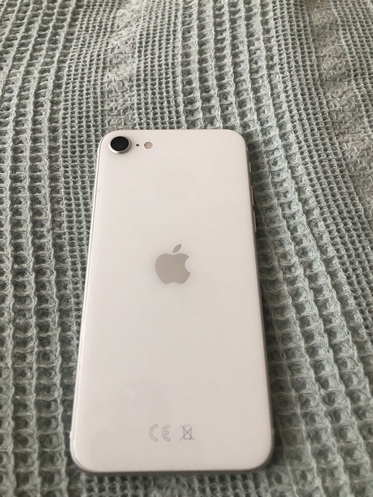 iPhone SE2020 64гиг white