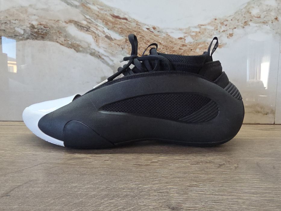 Adidas Harden Volume 8 nr 42 2/3 folosiți de 2-3 ori
