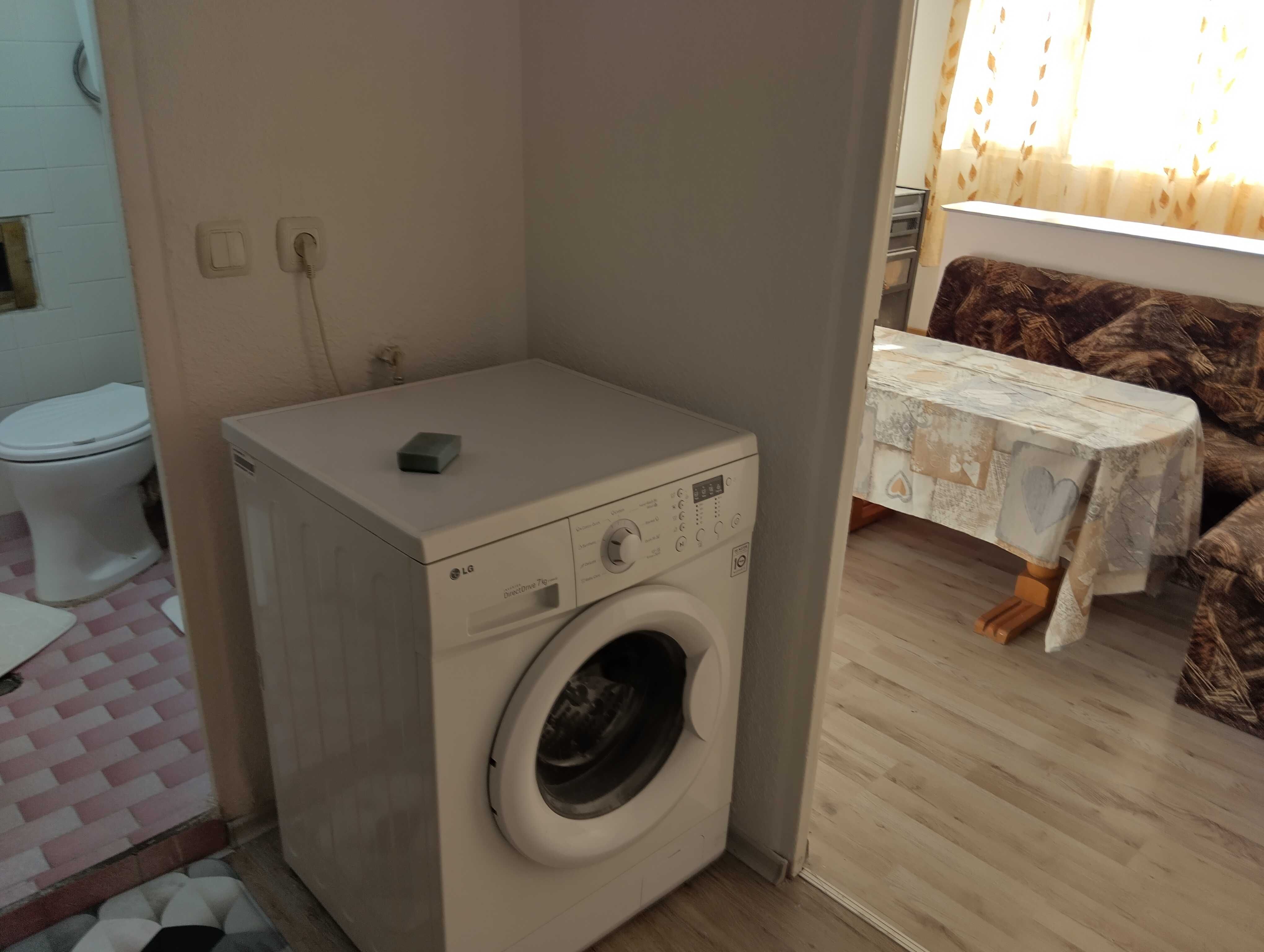 Продава двустаен слънчев апартамент